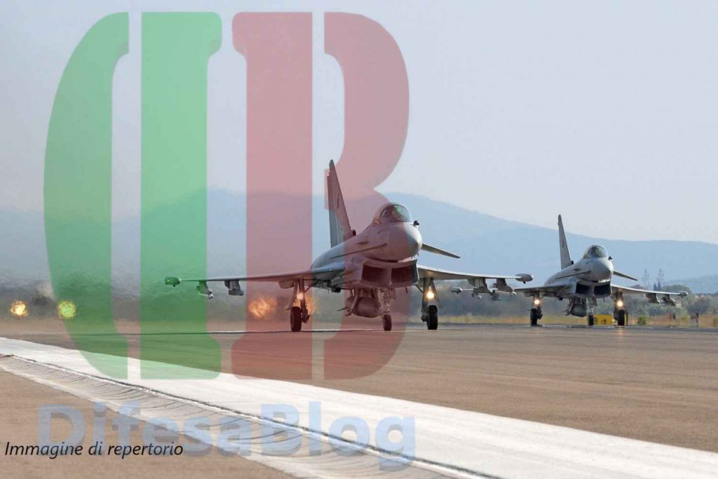 CACCIA EUROFIGHTER INTERCETTANO VELIVOLO CIVILE